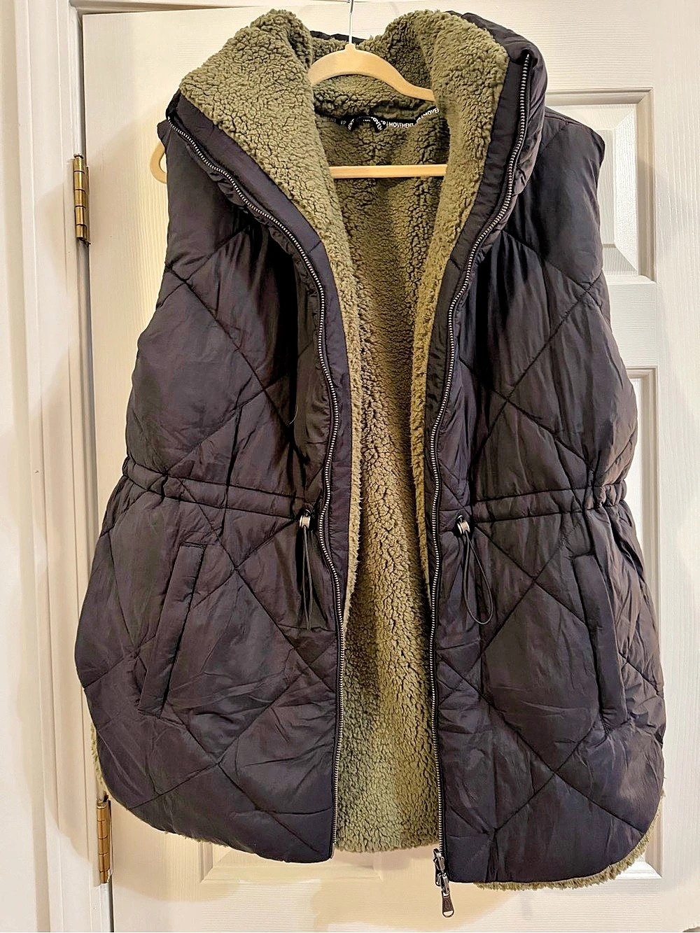 FP Movement Venture On Reversible Puffer Vest Black & Green Large